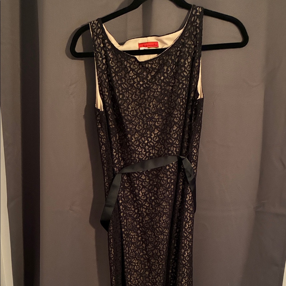 Chic Black Lace Midi Dress